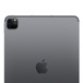 太空灰 11 吋 iPad Pro 的機身背面，展示左上角的 Pro 相機系統、中央的 Apple 標誌
