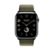 Noir 黑色 (黑色) 配 Vert 綠色 (綠色) Toile H Single Tour 錶帶，展示 Apple Watch 錶面。 