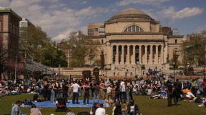 Los estudiantes activistas han pasado varios días ocupando los jardines de la Universidad de Columbia, pidiendo a la universidad que ponga fin a sus vínculos financieros con Israel. (Foto: Adam Gray/Reuters).