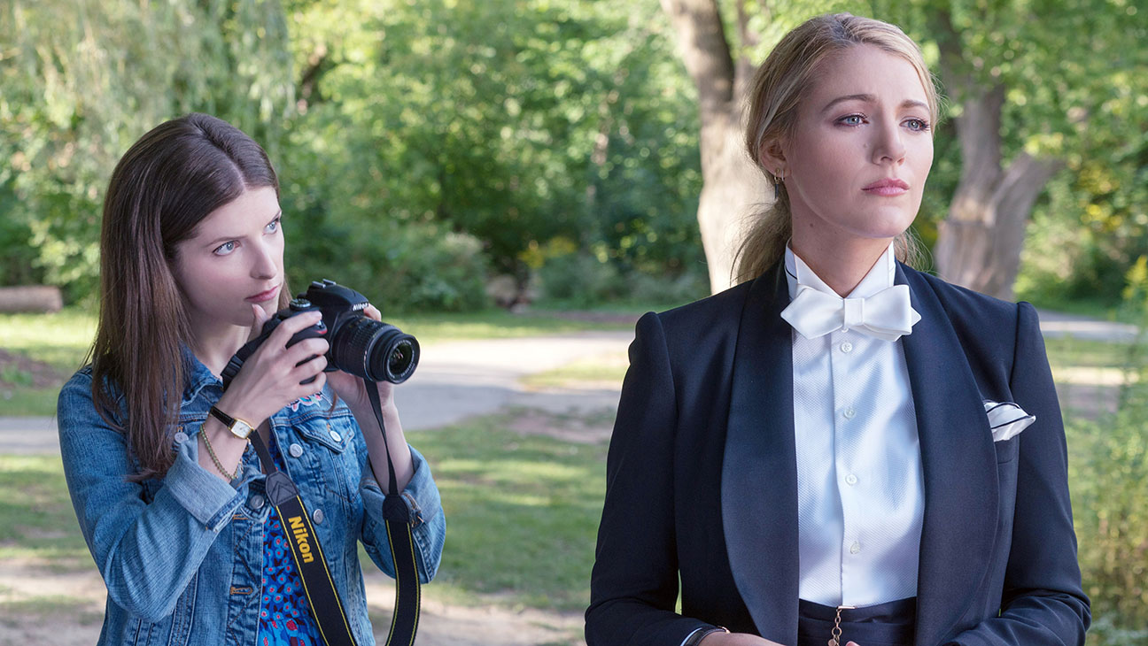 Anna Kendrick and Blake Lively in A SIMPLE FAVOR, 2018.