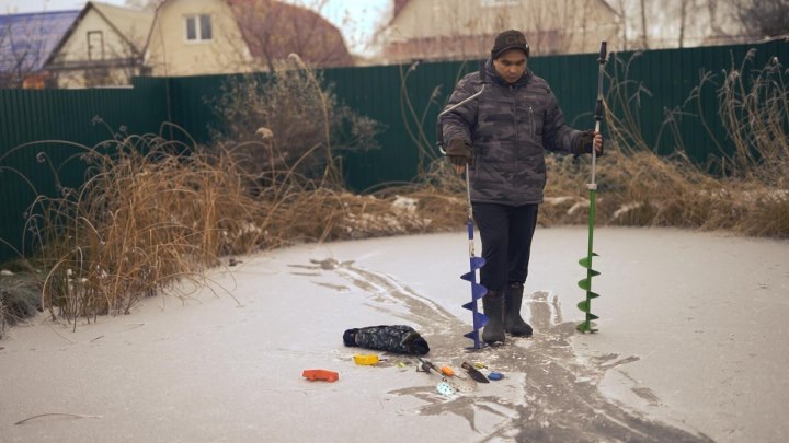 Бур за копейки или шведский. Ножи, черпаки, перчатки