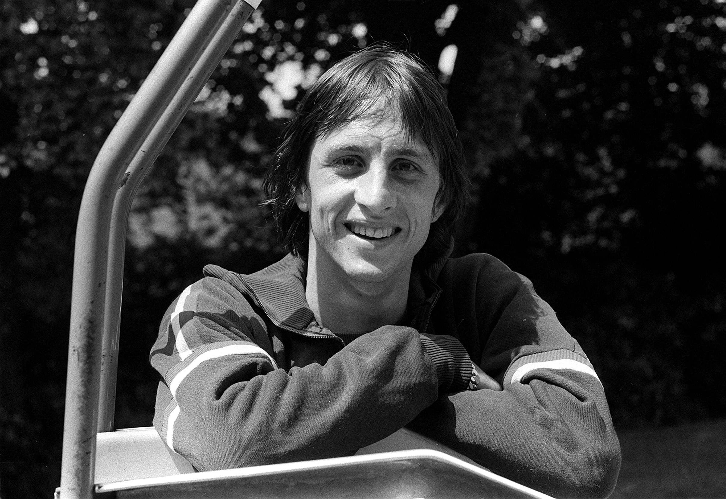 Ajax Amsterdam and Holland footballer Johan Cruyff takes a break from training as Ajax prepare for the European Cup Final against Panathinaikos at Wembley. June 1971. (Photo by Monte Fresco/Mirrorpix via Getty Images)