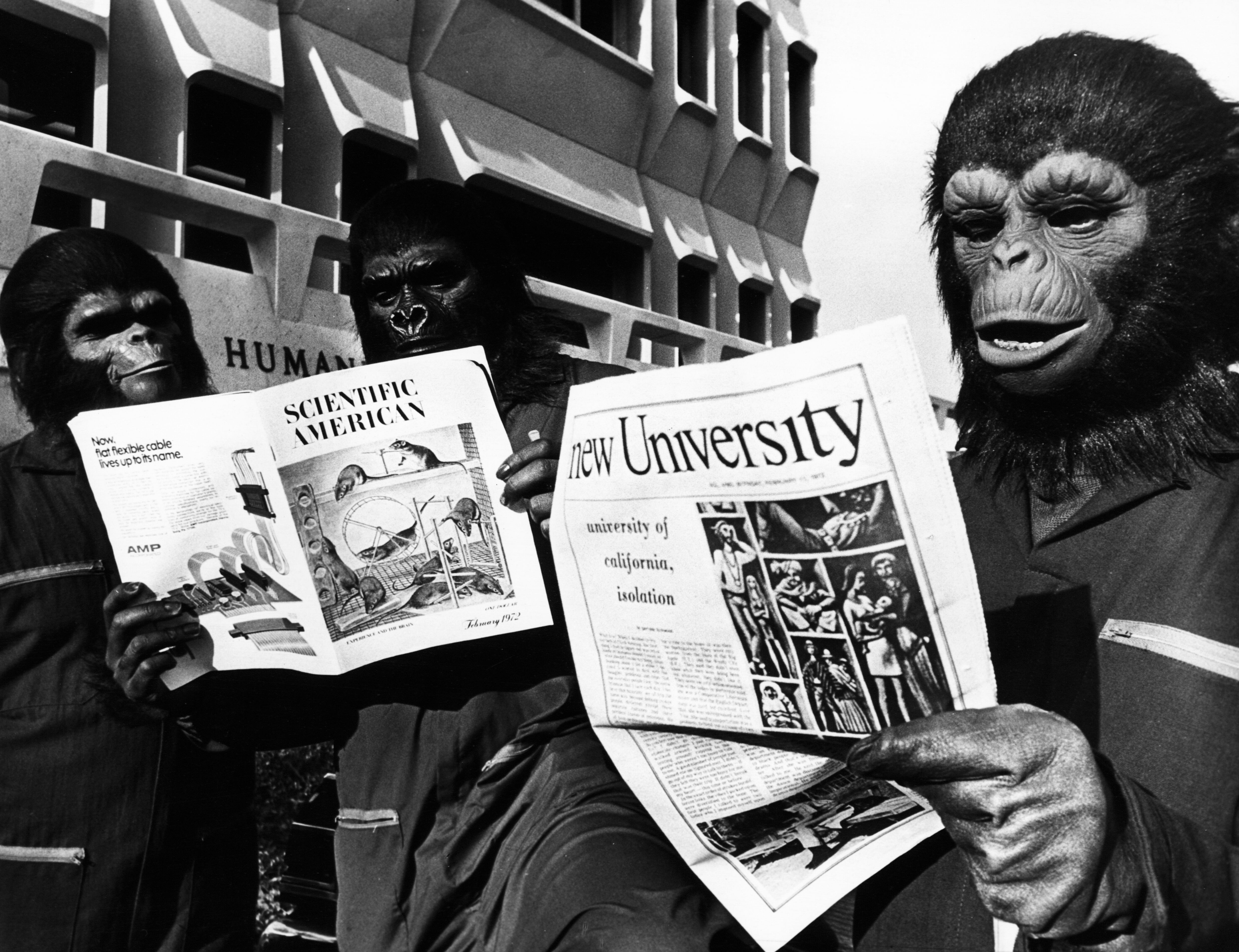 Several actors from the 1972 'Conquest of the Planet of the Apes' read the scientific news on the set.