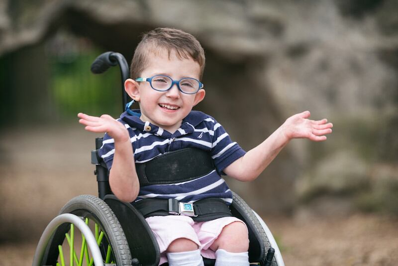 Liam, a boy affected by myelomeningocele and treated at Boston Children's Hospital (United States), in an image from 2019.