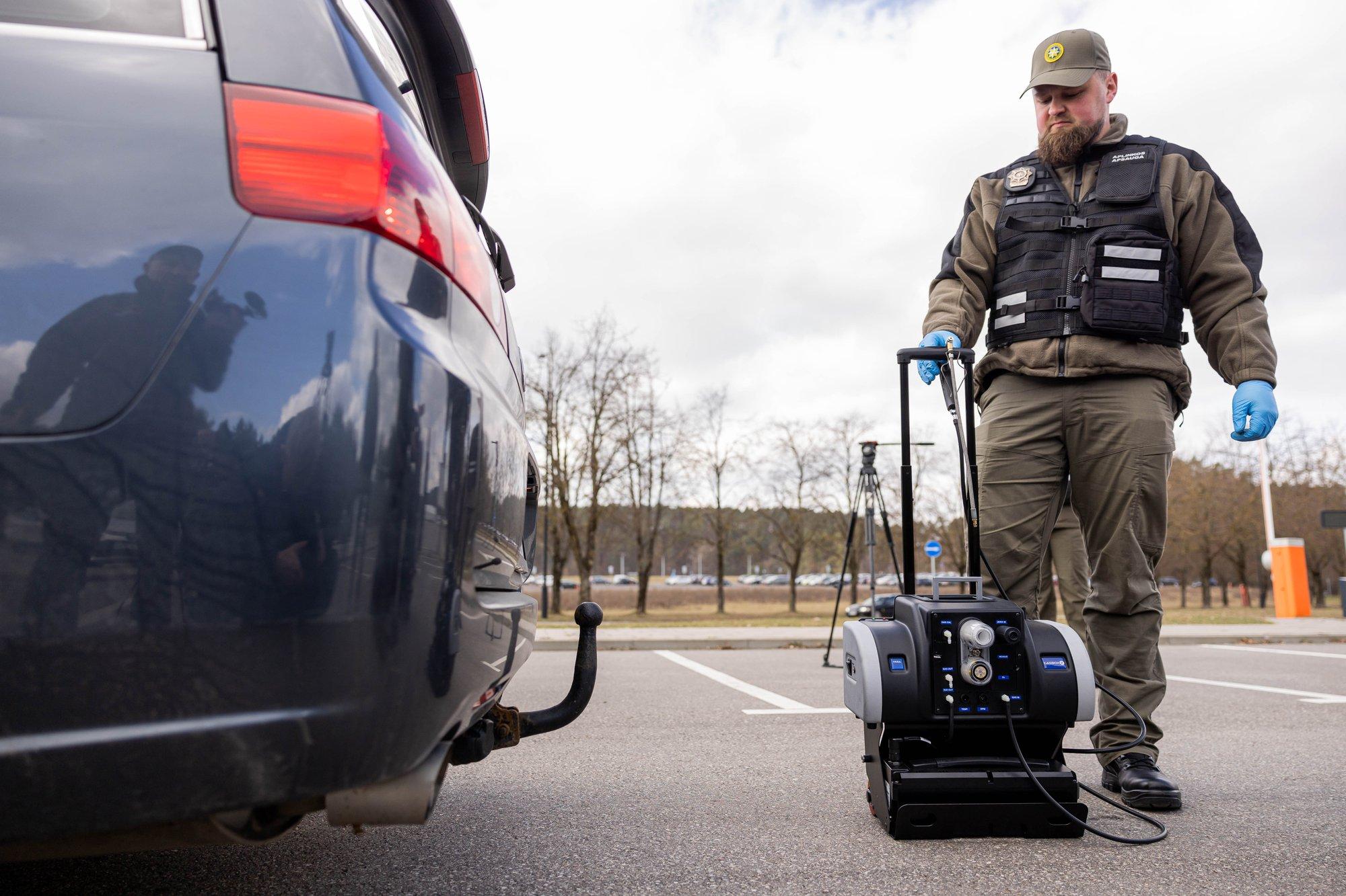 Seimas linkęs švelninti bausmę už taršius automobilius, kai sustabdys aplinkosaugininkai 