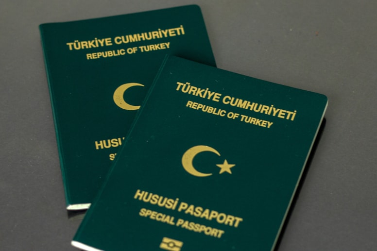Mali müşavirlerden yeşil pasaport talebi
