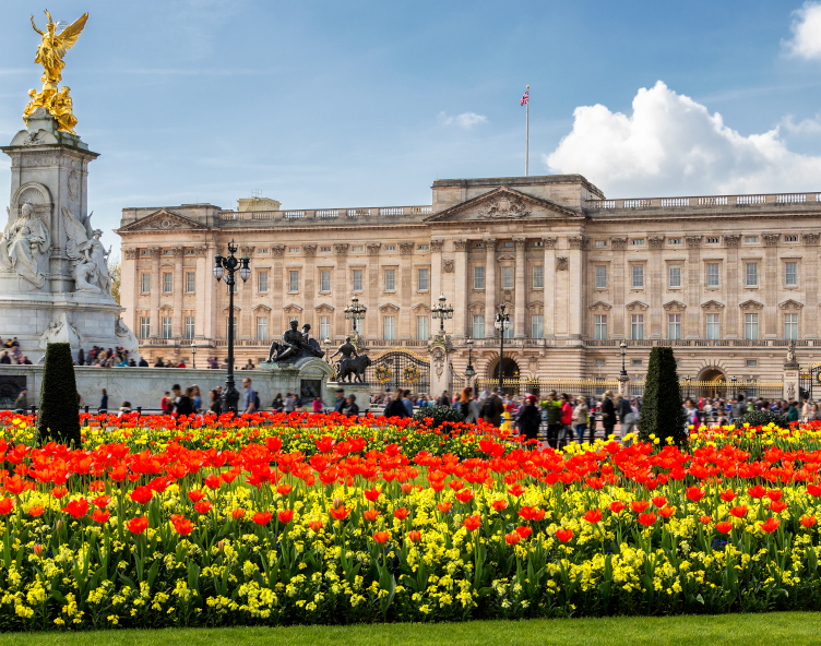 London Buckingham Palace summertime