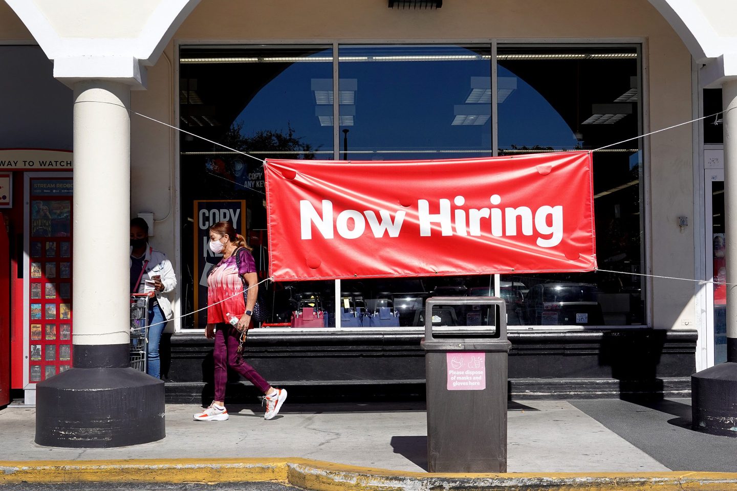 MIAMI, FLORIDA &#8211; DECEMBER 03:  A Now Hiring sign hangs in front of a Winn-Dixie grocery store on December 03, 2021 in Miami, Florida.  The Labor Department announced that payrolls increased by just 210,000 for November, which is below what economists expected, though the unemployment rate fell to 4.2% from 4.6%.  (Photo by Joe Raedle/Getty Images)
