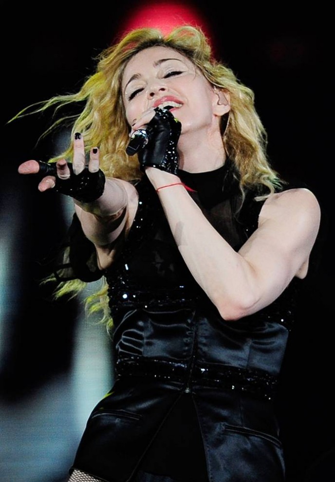 ss 090722 madonna 04ss full 688x990 :   