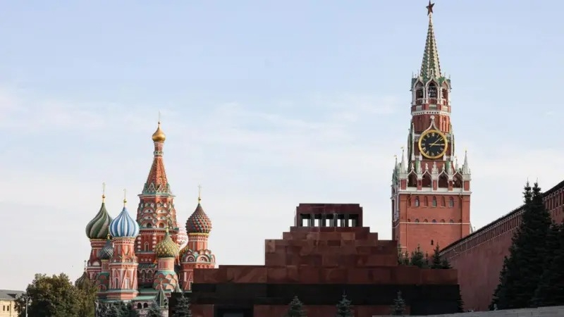 Tanınmış şəxs Kremlin qarşında özünü yandırdı