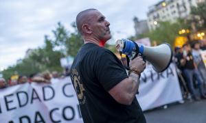 Periodistas responden a las amenazas de Desokupa: 'No podemos seguir acobardados ante estos especímenes'