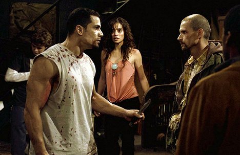 Erik Knudsen, Franky G, Emmanuelle Vaugier, Timothy Burd - Saw 2 - Z filmu