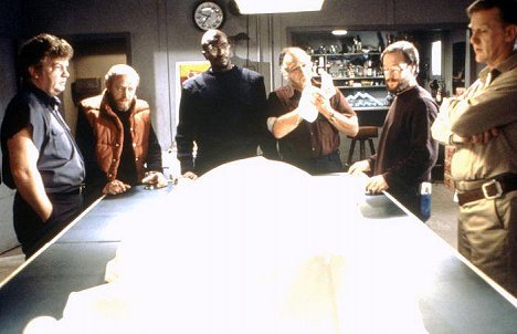 Charles Hallahan, Peter Maloney, Keith David, Richard Dysart, Donald Moffat - Coś - Z filmu