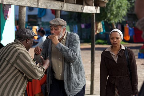 Royston Stoffels, Linda Sokhulu - Felix - De la película