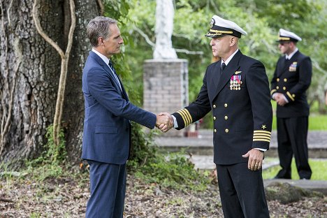 Scott Bakula, James MacDonald - Námořní vyšetřovací služba: New Orleans - Dotyk slunce - Z filmu