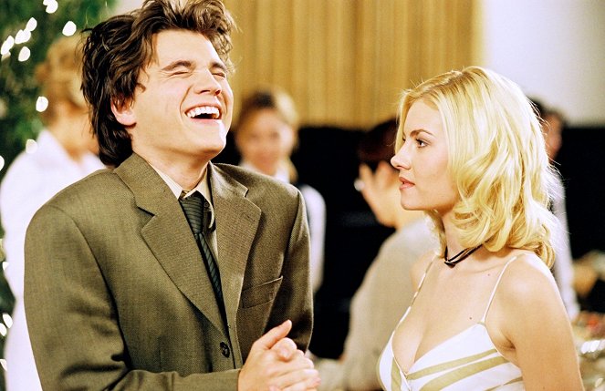 Sexbomba od vedle - Z filmu - Emile Hirsch, Elisha Cuthbert