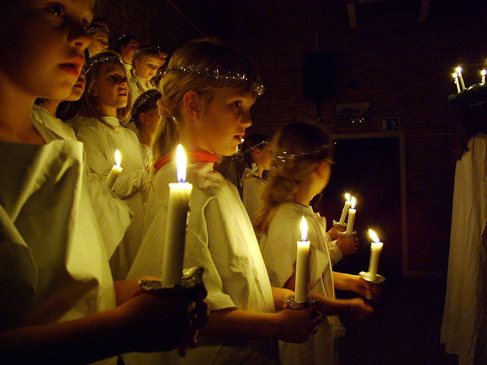 800px-SanktaLuciaProcession (700x525, 58Kb)