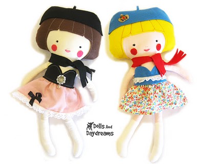 4360308_dress_up_dolls_2_copy (400x320, 30Kb)