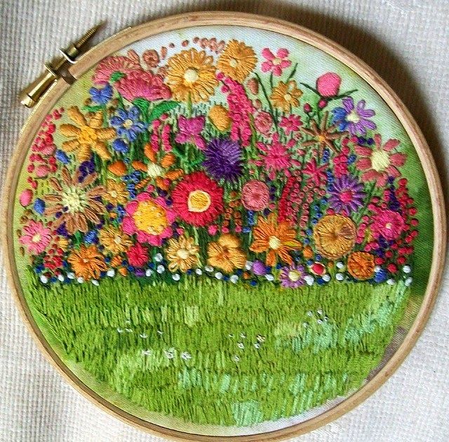 d202bb568bc7817ec21b469186bea3f2--floral-embroidery-embroidered-flowers (640x631, 137Kb)