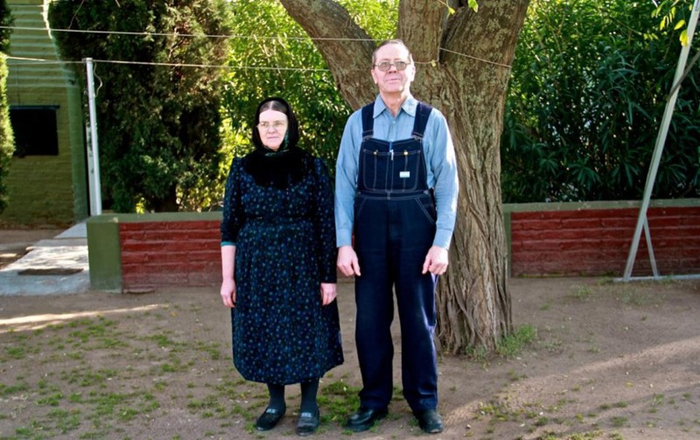 argentina-menonites-couple-2015-6-4-940x592 (700x440, 371Kb)