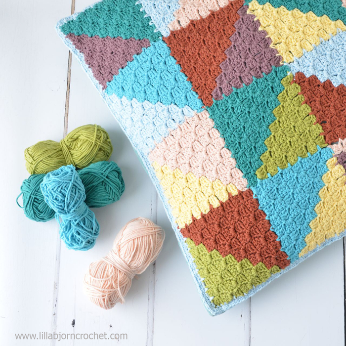 C2C pastel triangles pillow_2 (700x700, 581Kb)