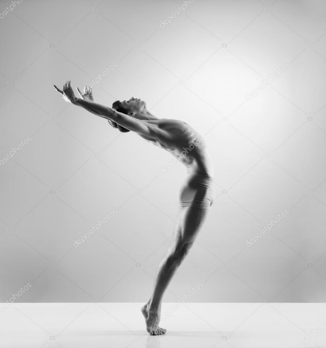 depositphotos_45262241-stock-photo-athletic-ballet-dancer (654x700, 106Kb)