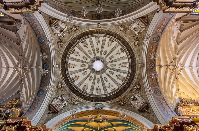 Iglesia_de_Santo_Domingo,_Lima,_Perú,_2015-07-28,_DD_52-54_HDR (900x661, 134Kb)