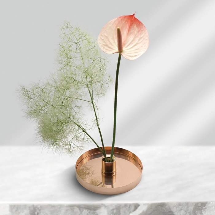 4027137_this_tiny_cylinder_can_turn_anything_into_a_ikebana_vase_2 (700x700, 208Kb)