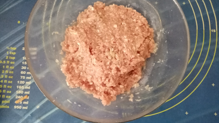 mix the minced meat (700x393, 267Kb)