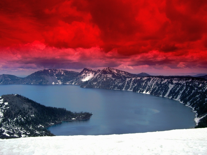 Scarlet Skies, Crater Lake, Oregon (700x525, 244Kb)
