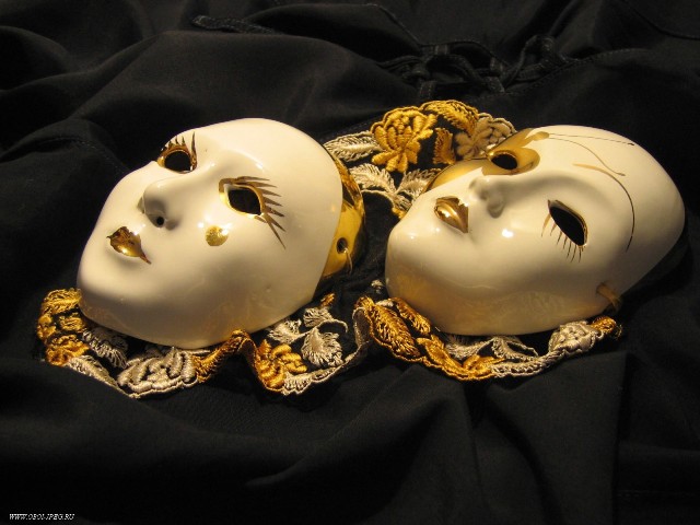 Masks-Two-masks-640x480 (640x480, 75Kb)