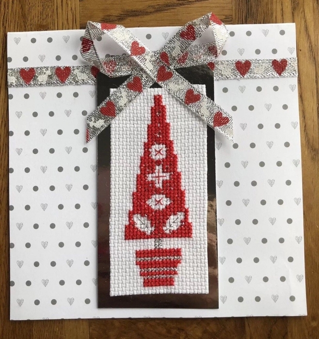 6226115_CompletedCrossStitchChristmasCardTree6x6inch (658x700, 344Kb)