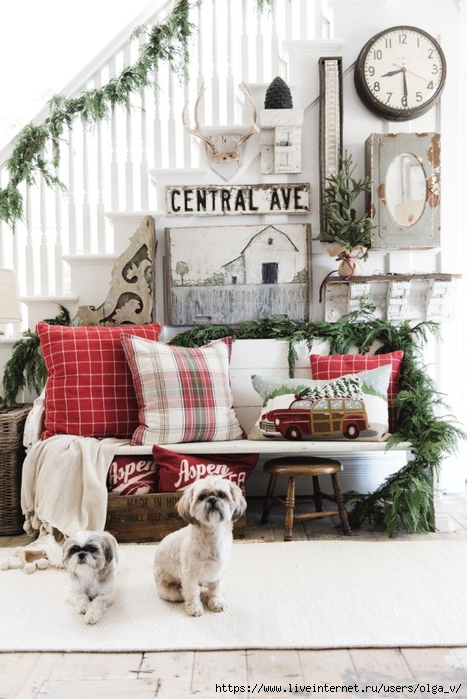 Christmas-Plaid-Pillow-Entryway-via-lizmarieblog (467x700, 270Kb)