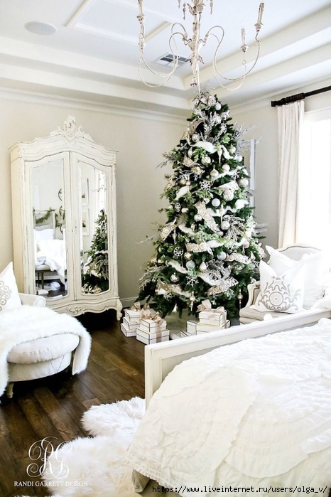 Christmas-Tree-Bedroom-Decor-via-randigarrettdesign (466x700, 250Kb)