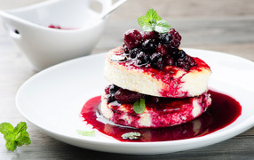 2021Food___Cakes_and_Sweet_Appetizing_cheese_cakes_with_berries_on_a_white_plate_149943_32 (286x180, 30Kb)