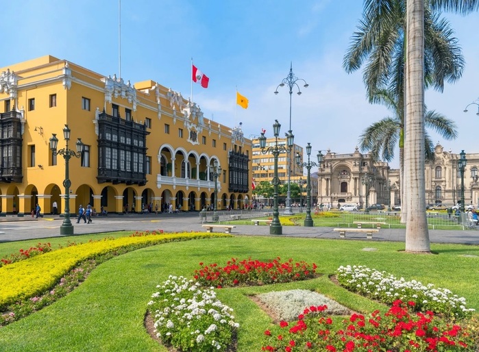 Plaza-de-Armas-Lima-Per_C3_BA (900x714, 173Kb)