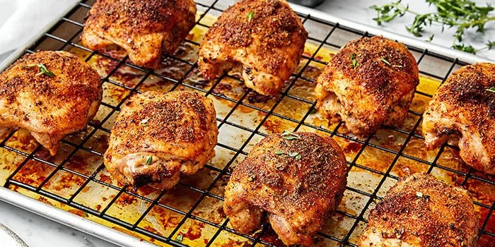 How-To-Make-Crispy-Baked-Chicken-Thighs-4 (700x350, 410Kb)