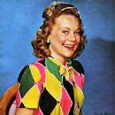 Sonja Henie - Modern Screen Magazine Pictorial [United States] (October 1943) - 454 x 630