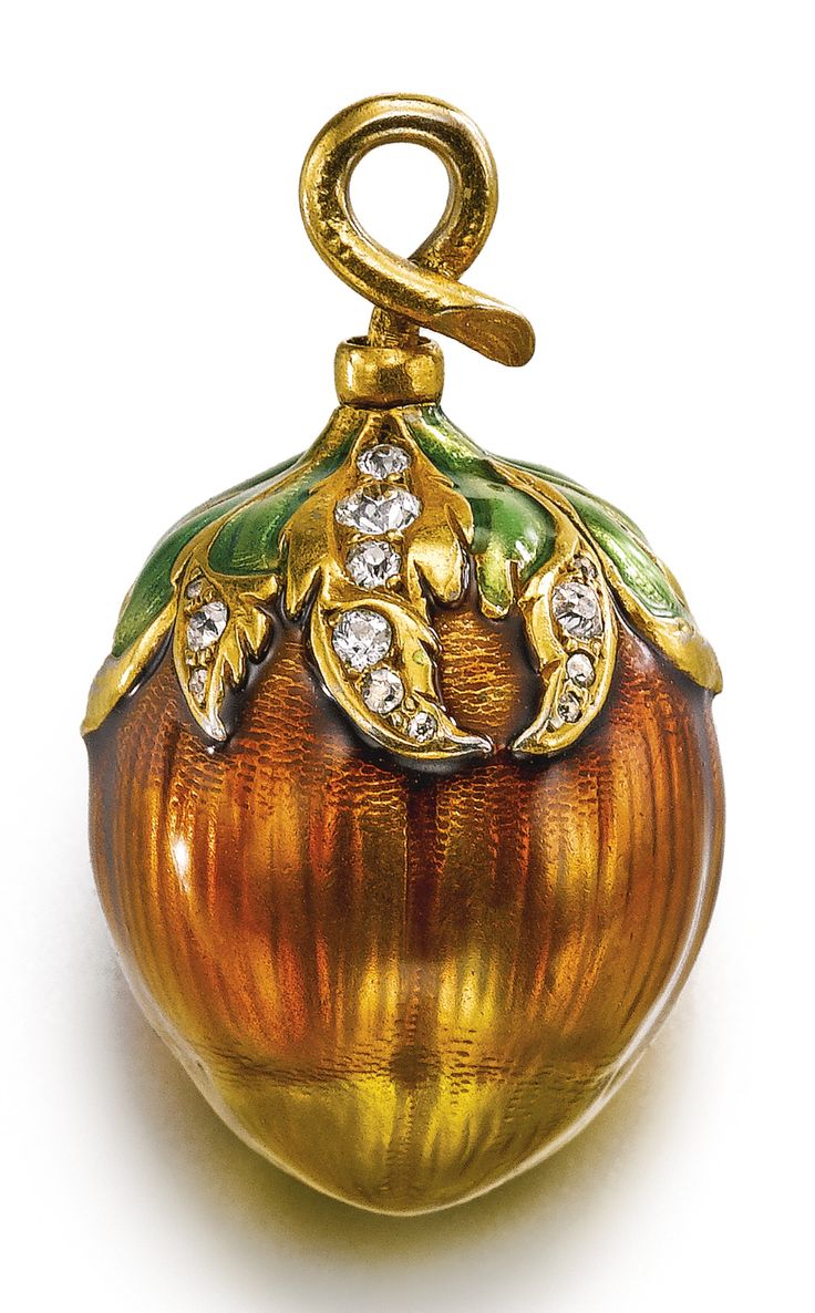 SWISS A YELLOW GOLD, ENAMEL AND DIAMOND-SET ACORN-FORM WATCH CIRCA 1900