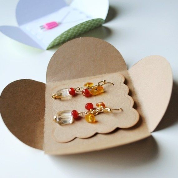 Cute jewelry packaging idea.