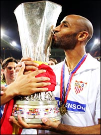 Goalscorer Fredi Kanoute celebrates Sevilla's Uefa Cup victory