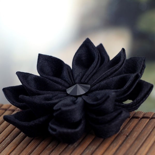Noir Flower - Tsumami Style Silk Brooch