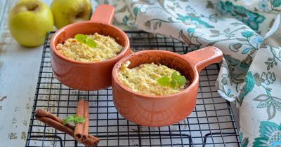 Яблочный крамбл с яблоками и грецкими орехами