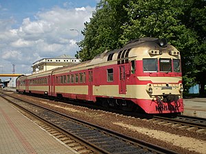 Дизель-поезд Д1-735 (построен в Венгрии в 1985 году)
