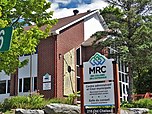 The administrative center and municipal court of Les Collines-de-l'Outaouais RCM is located in Chelsea.