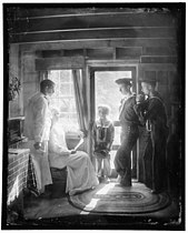 Родина Клеренса Уайта в Мейні, 1913