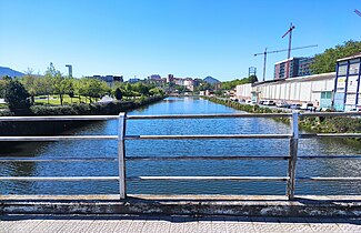 Galindo Ibaiaren bukaera. ezkerraldean Barakaldo, eskuinaldean Sestao.