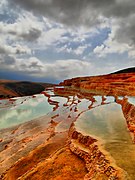 馬贊德蘭省自然遺址地方Badab Soort（英语：Badab Soort），由碳酸鹽礦物形成的特殊地形