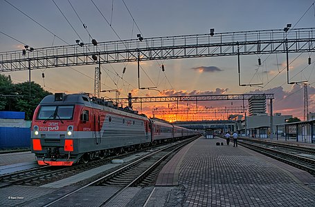 Станция Ростов-Главный летним вечером