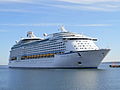Ristluslaev Adventure of the Seas saabumas Tallinna 18. juunil 2013
